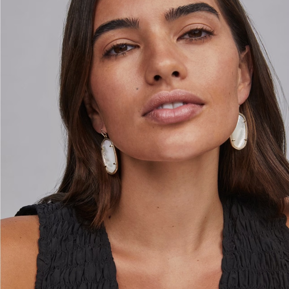 Kendra Scott “Elle” Gold and Cream Dangle Earrings - Picture 5 of 6